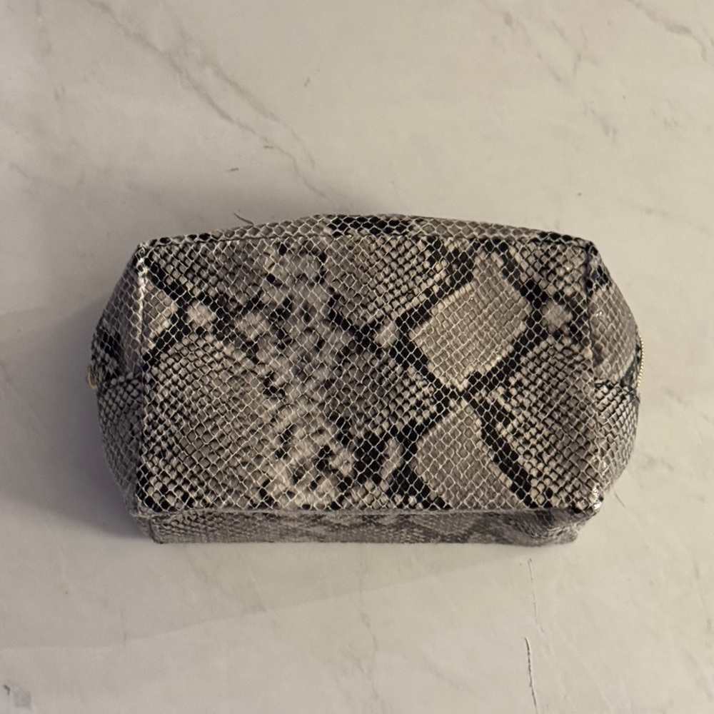 Tarte Makeup Bag - new, never used - Picture 3 of 7